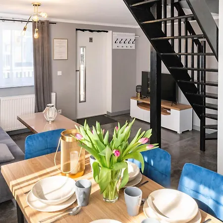 Alex Lubin Holiday home