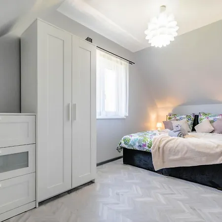Alex Lubin Holiday home *