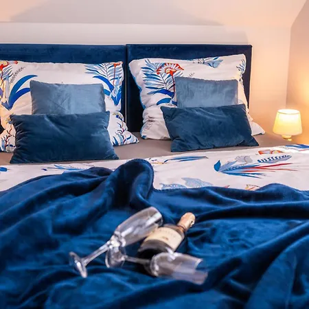 Alex Lubin Holiday home