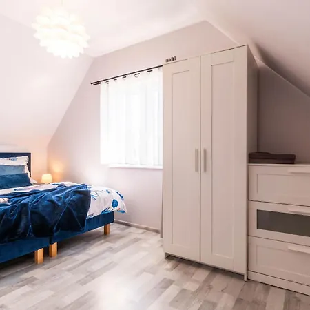 Alex Lubin Holiday home